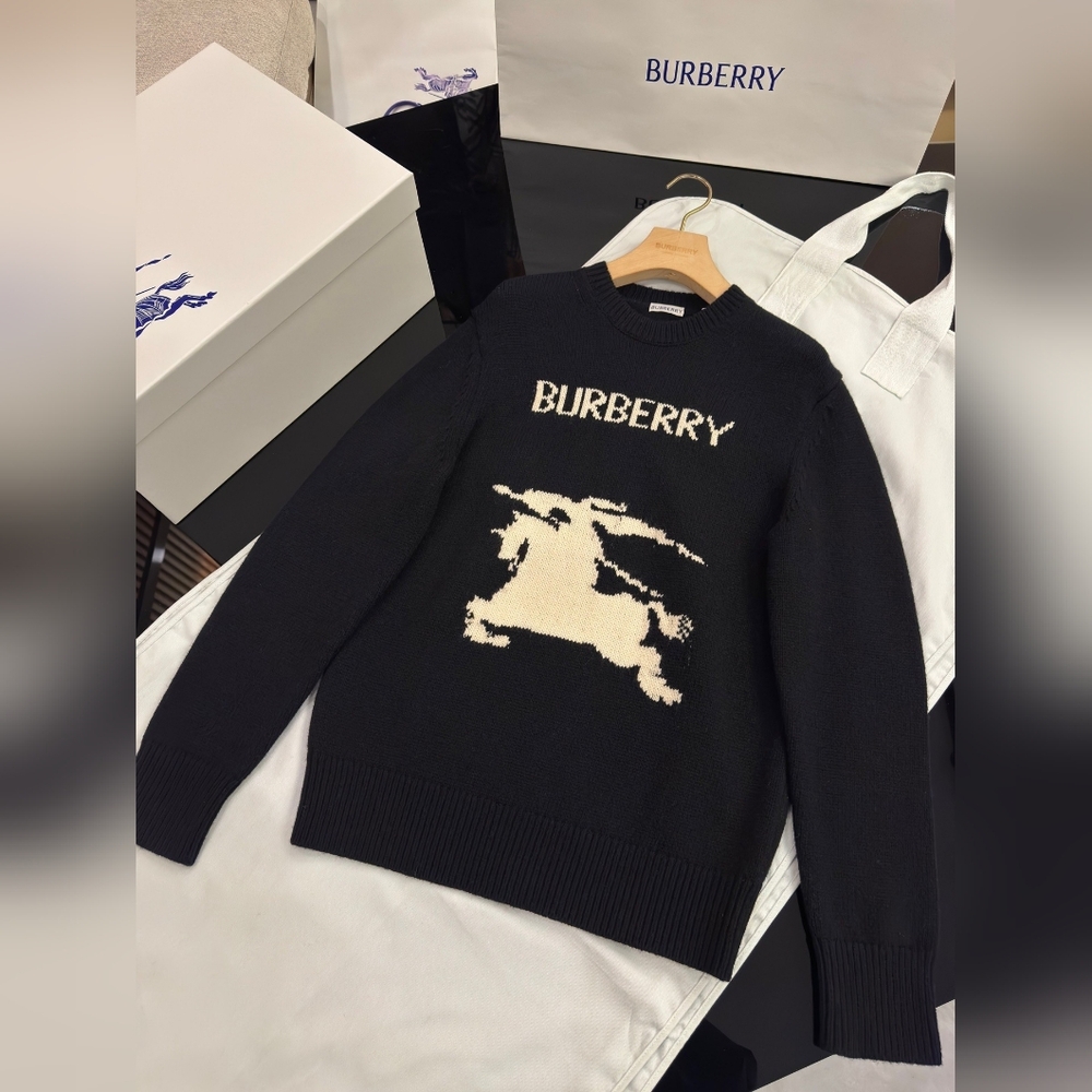 Burberry Equestrian Knight Logo Wool Knitted Sweater